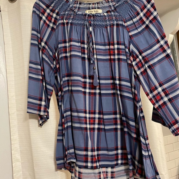 Top - Picture 1 of 2